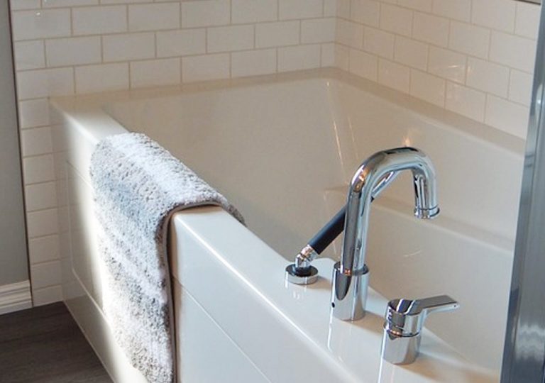 Tub Replacement vs Tub Reglazing Jersey City, NJ