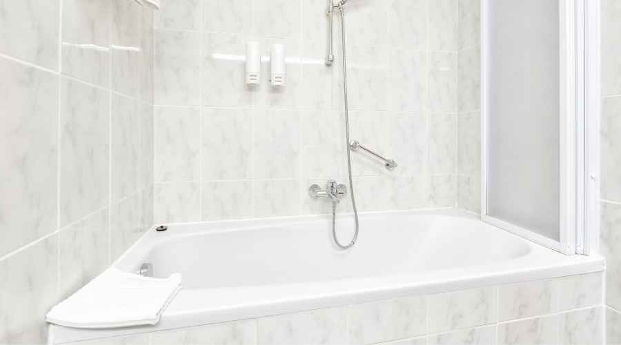 bathtub reglazing - why get professionals
